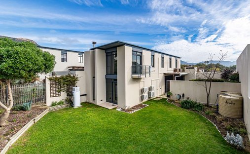 Townhouse in Cape Town, Western Cape, South Africa 1