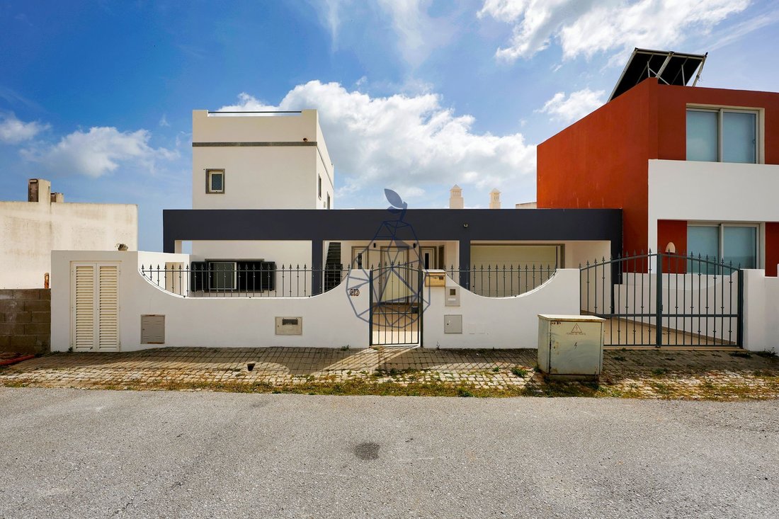Villa in Mexilhoeira Grande, Algarve, Portugal 3 - 17797894