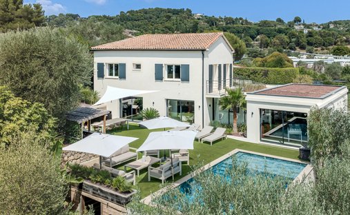 Villa in Colombier, Le Cannet, France 1