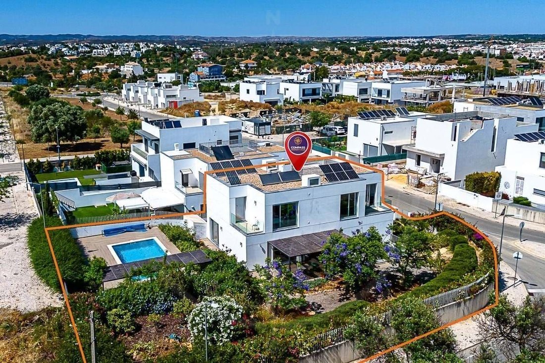 Villa in Tavira (Santa Maria e Santiago), Algarve, Portugal 1 - 18460753