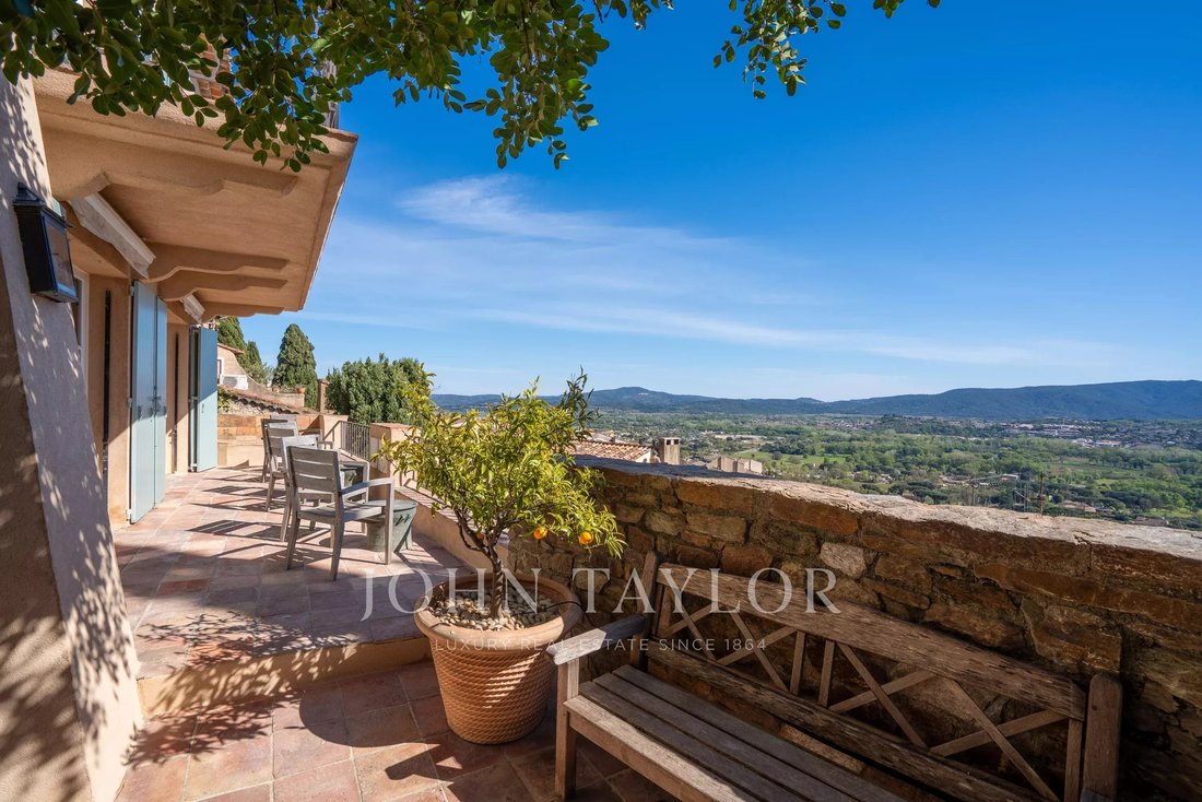 Villa in Grimaud, Provence-Alpes-Côte d'Azur, France 4 - 17589867