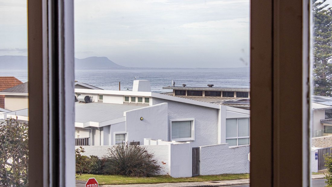 House in Overstrand Local Municipality, Western Cape, South Africa 5 - 18469673