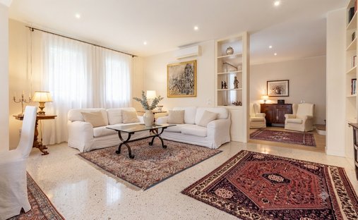 Villa in Montebelluna, Veneto, Italy 1