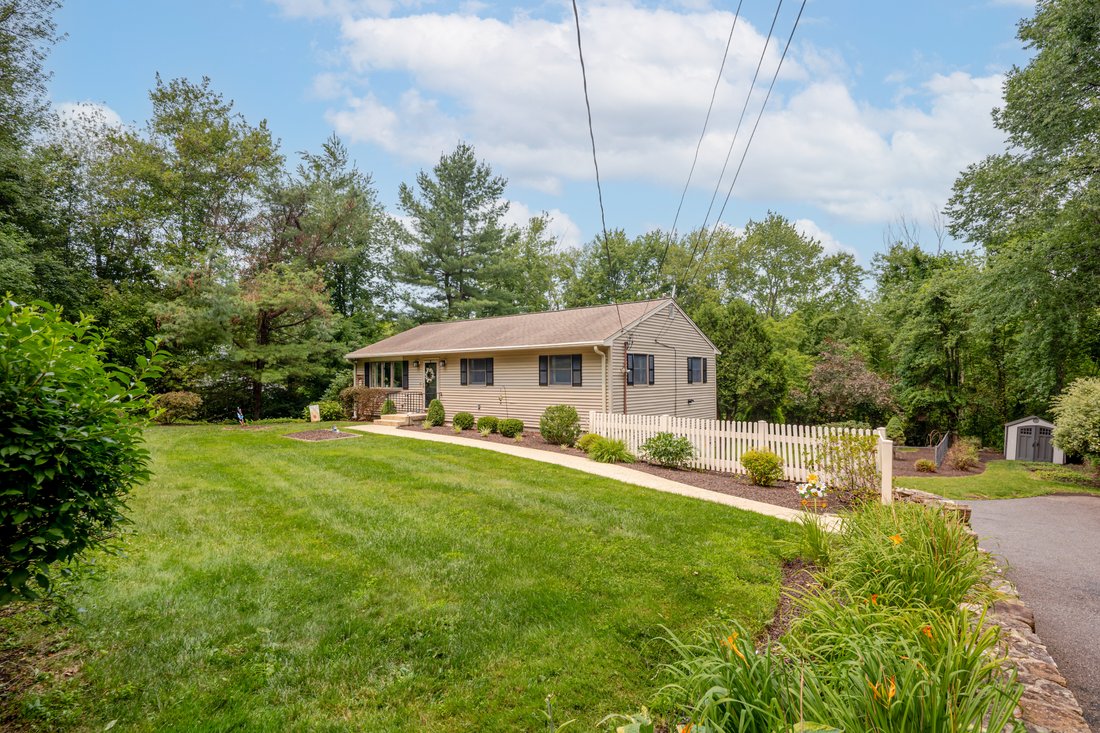 House in Danbury, Connecticut, United States 1 - 18456749