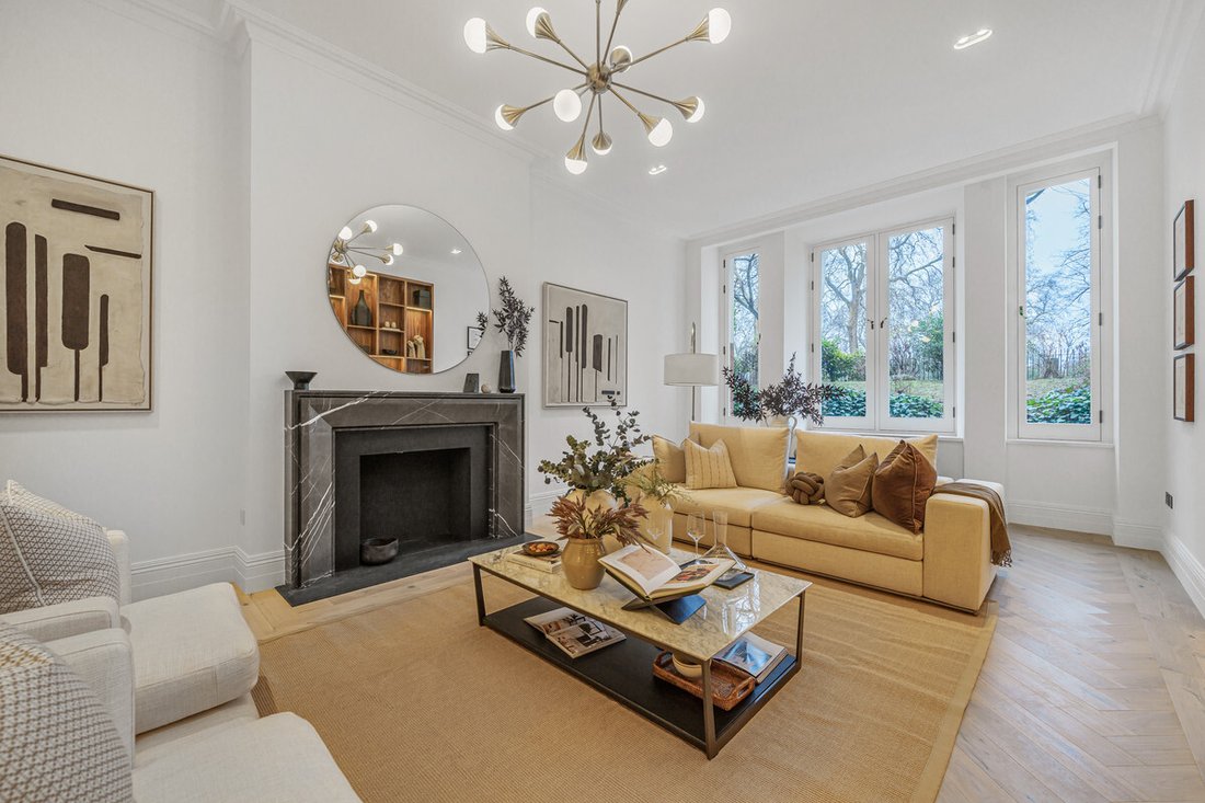 Apartment in Knightsbridge, Kensington And Chelsea, England 2 - 18460646
