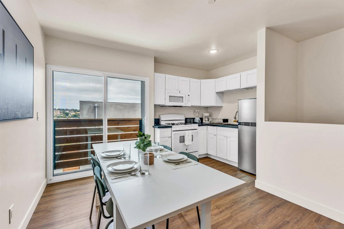 San Diego, California, United States 1 - 18459265
