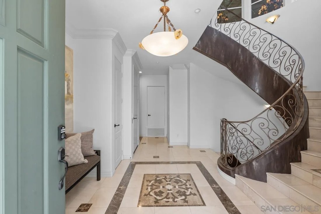 Condo in San Diego, California, United States 3 - 18459103