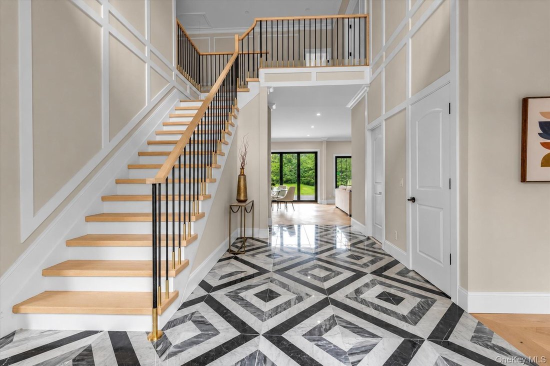 House in Old Westbury, New York, United States 2 - 18460103