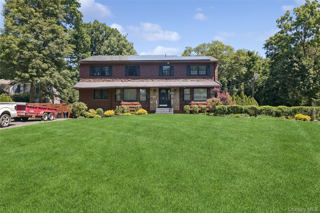 Smithtown, New York, United States 2 - 18471770