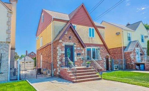 House in New York, New York, United States 1