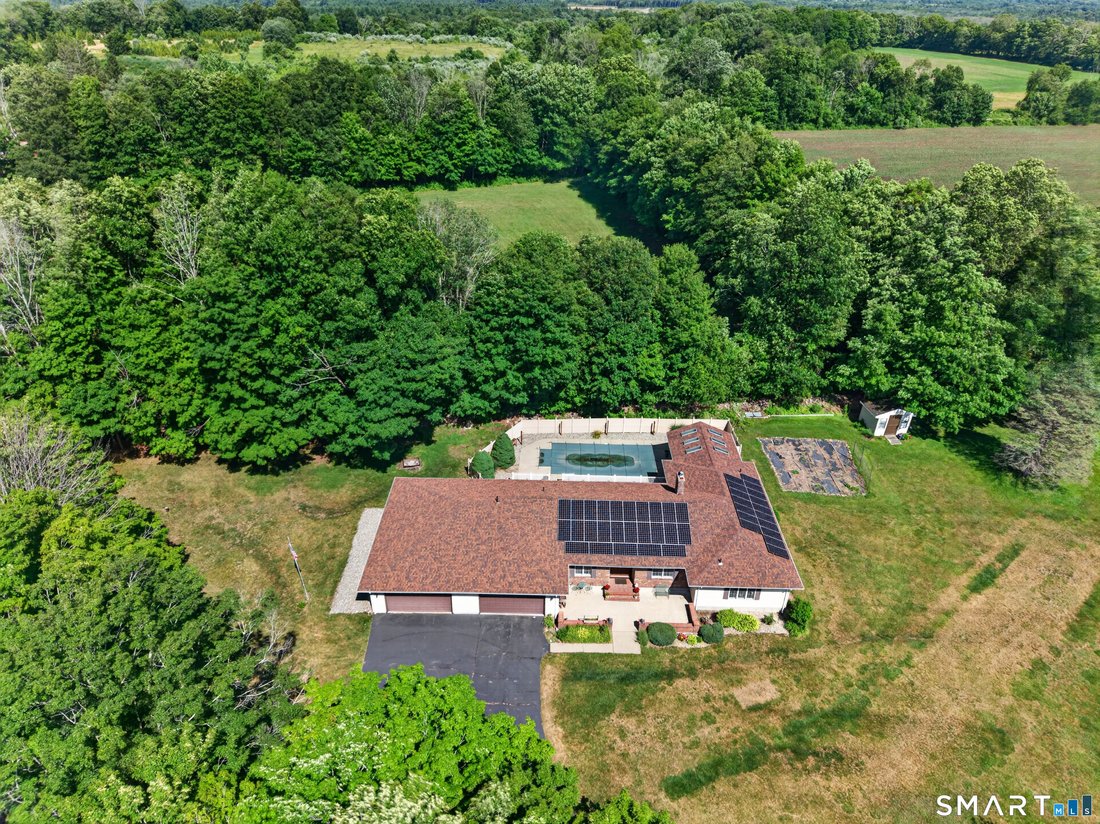 House in Plainfield, Connecticut, United States 2 - 18304254