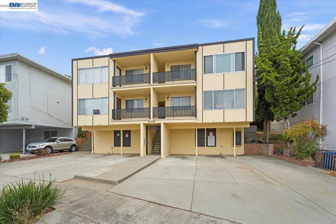 Hayward, California, United States 1 - 18455981