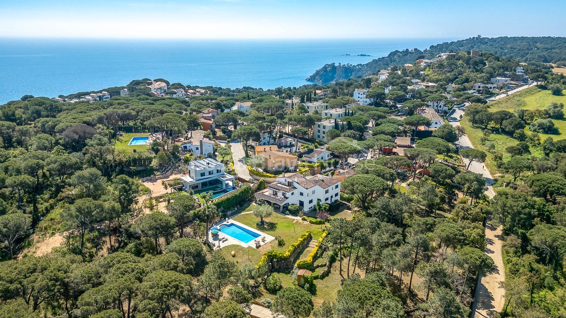 Villa in Calella de Palafrugell, Palafrugell, Catalonia 1 - 18456957