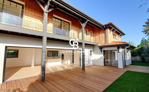 House in Aiguillon-Port, La Teste-de-Buch, France 1