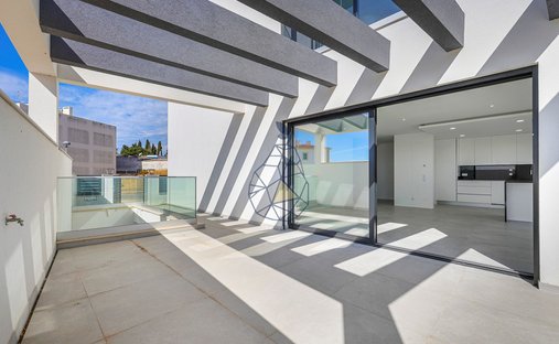 Villa in Mexilhoeira Grande, Algarve, Portugal 1