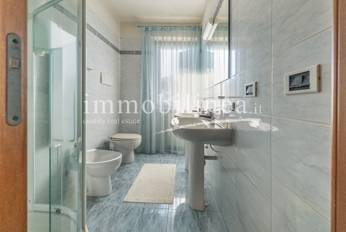 Villa in Cavaion Veronese, Veneto, Italy 3 - 16670973