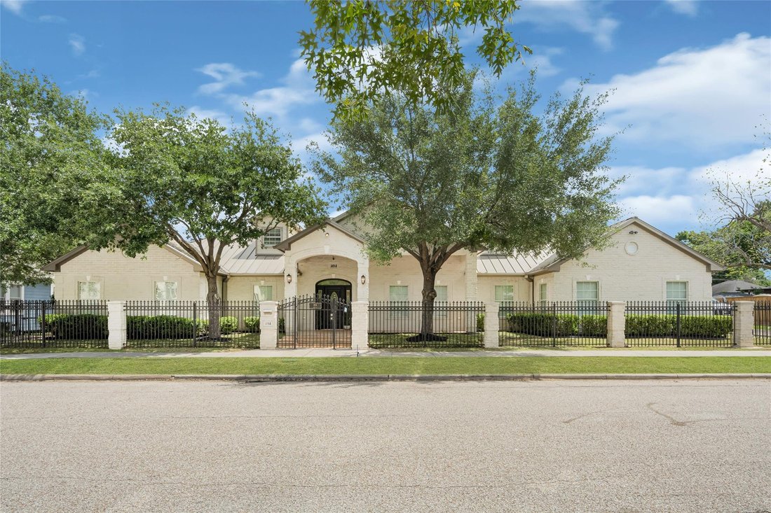 House in Houston, Texas, United States 4 - 18456028
