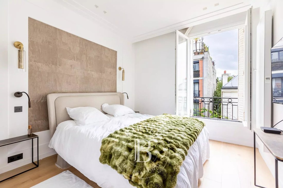 Apartment in Batignolles-Cardinet, Paris 17e Arrondissement, Paris 5 - 18454369