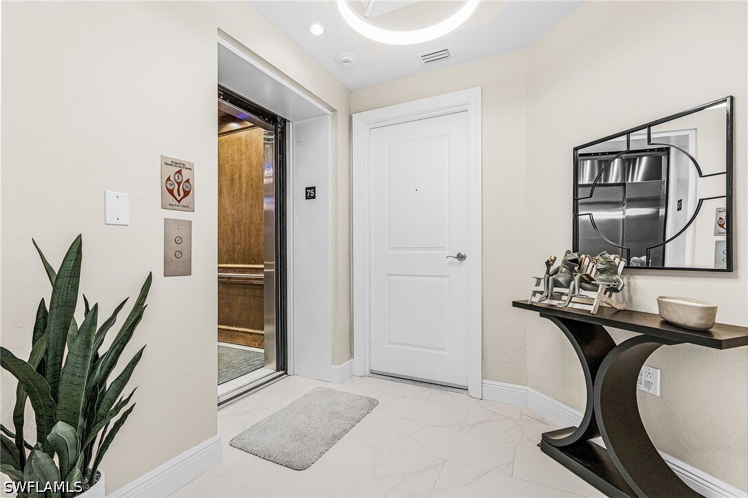 Condo in Fort Myers Beach, Florida, United States 2 - 18458434