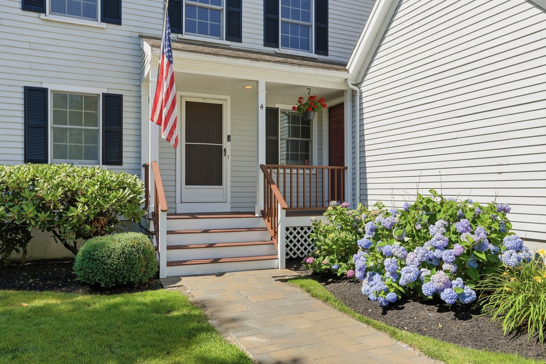 House in Lynnfield, Massachusetts, United States 2 - 18456753