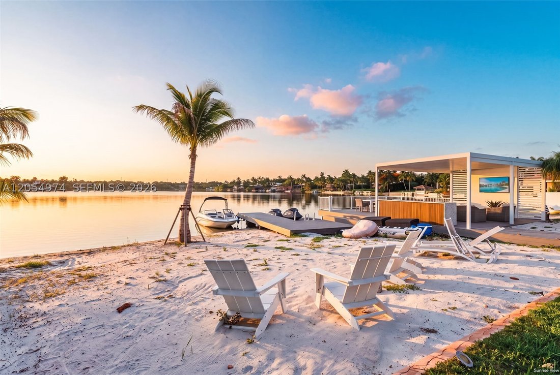 House in Miami, Florida, United States 1 - 18456105