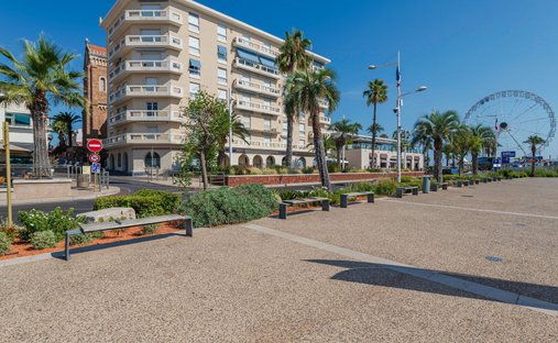 Appartamento a Iscles, Saint-Raphaël, Francia 1