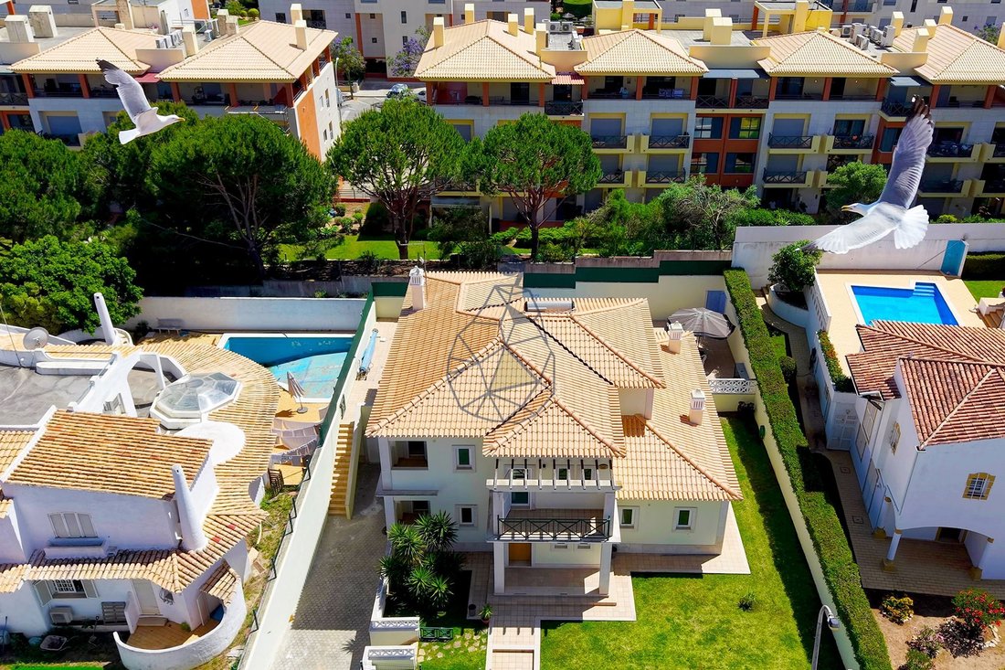 Villa in Olhos de Agua, Algarve, Portugal 2 - 18210376