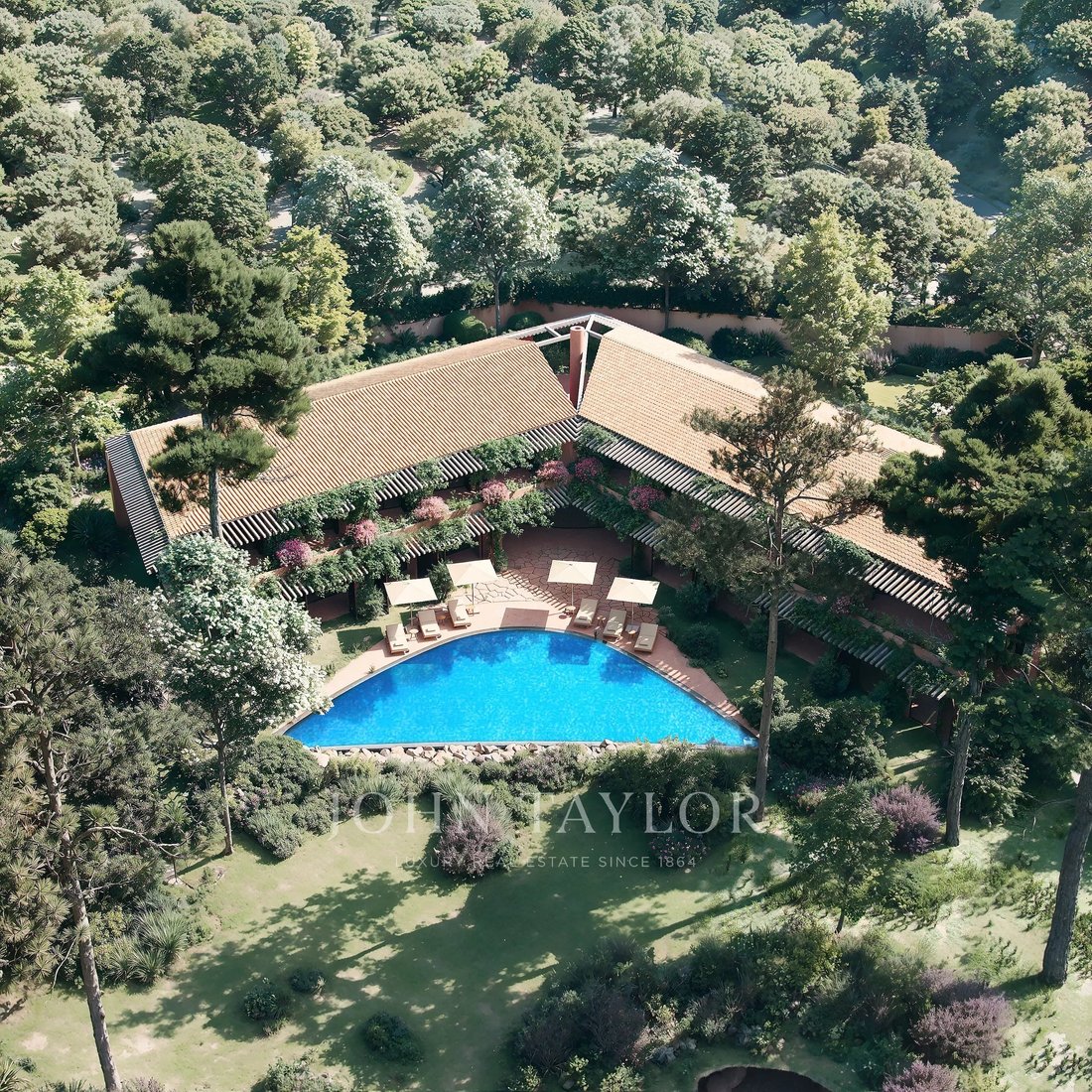 Villa in French Riviera, Provence-Alpes-Côte d'Azur, France 4 - 18457508