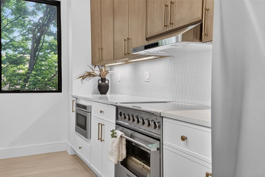 Condo in Somerville, Massachusetts, United States 3 - 18460035