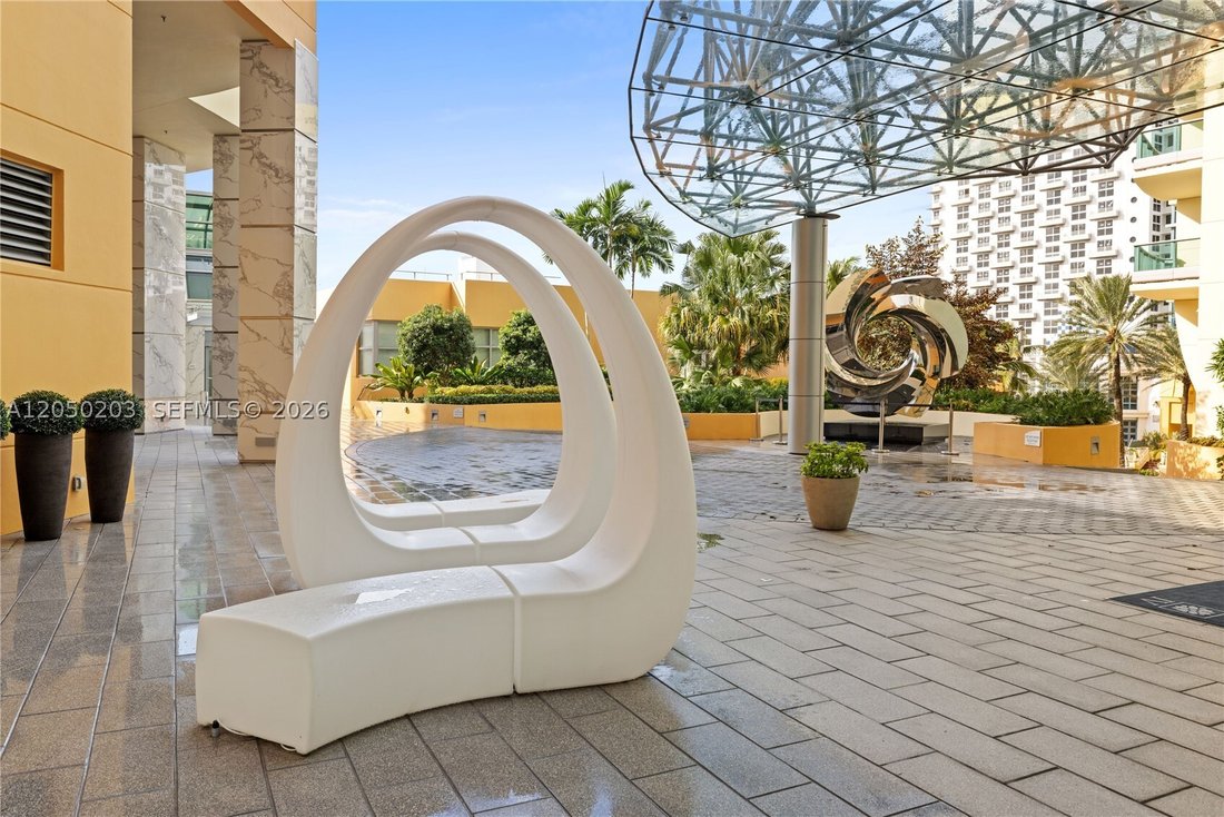 Condo in Miami Beach, Florida, United States 4 - 18459421