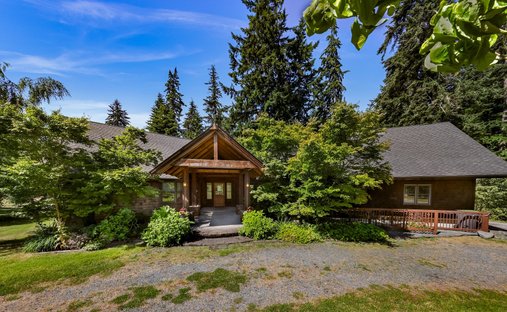 House in Clinton, Washington, United States 1