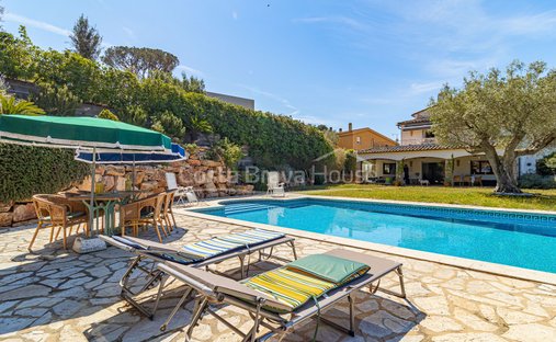 Villa in Calella de Palafrugell, Palafrugell, Catalonia 1