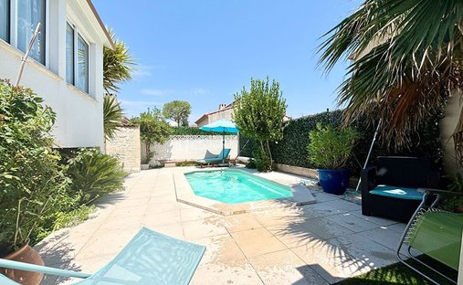House in Plan-de-Cuques, Provence-Alpes-Côte d'Azur, France 1