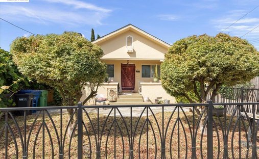 House in Hayward, California, United States 1