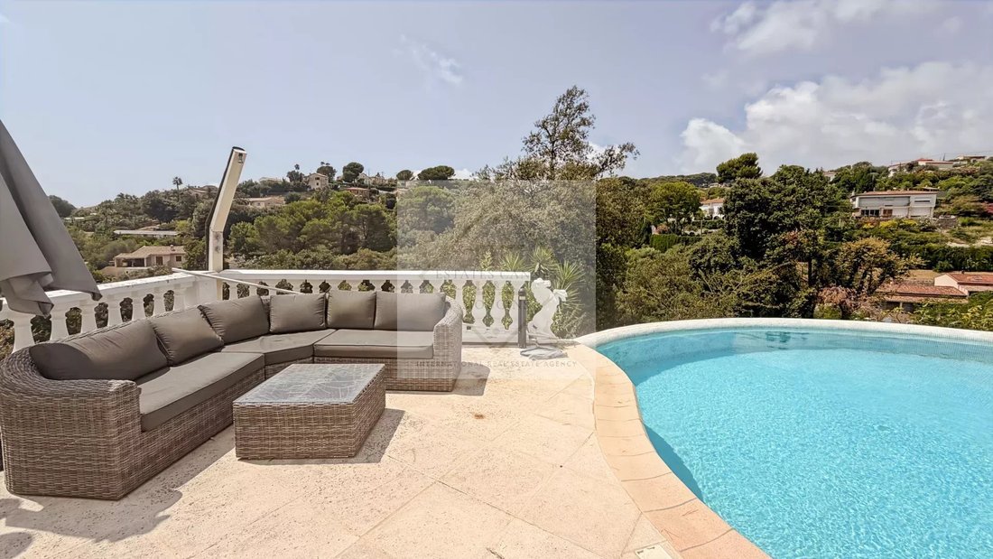 Villa in Les Cougoulins-Rastines, Antibes, France 2 - 16069450