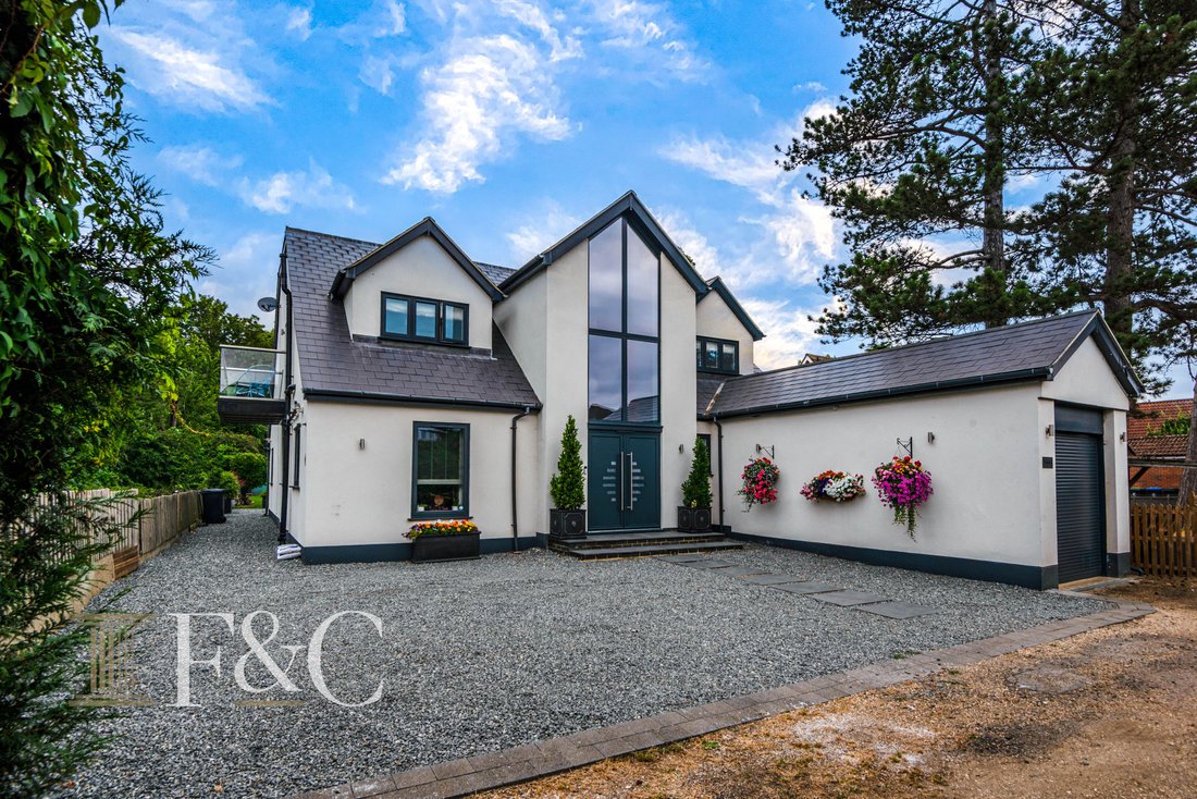 House in Hoddesdon, Broxbourne, England 2 - 15765425