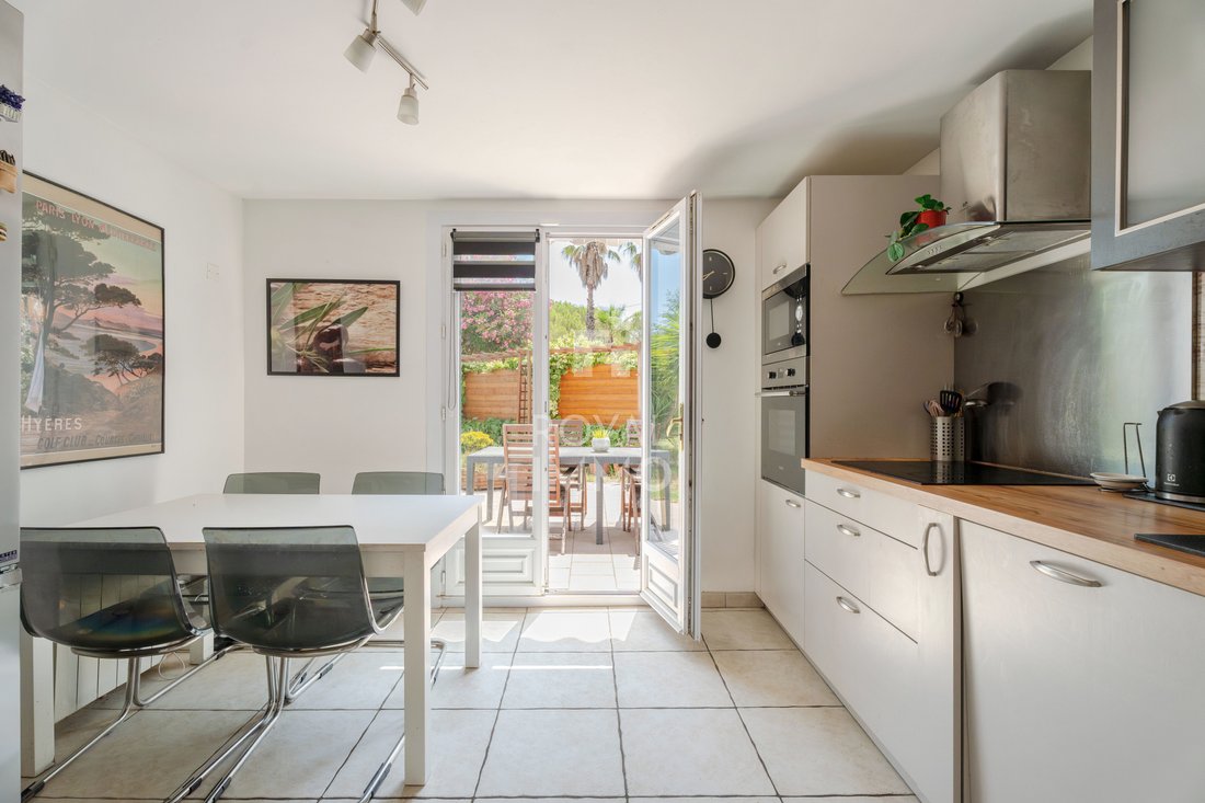 House in Hyeres, Provence-Alpes-Côte d'Azur, France 2 - 18459151