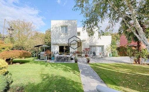 Villa in Quincy-sous-Senart, Ile-de-France, France 1