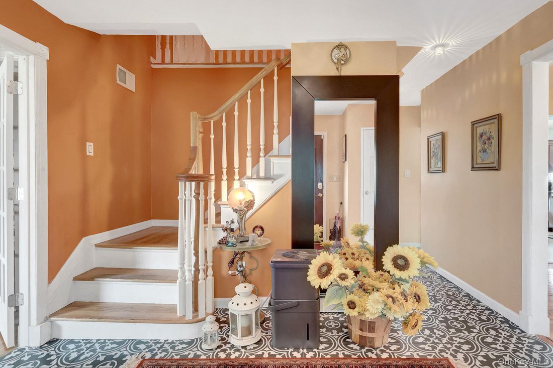 House in Wyandanch, New York, United States 4 - 18460050
