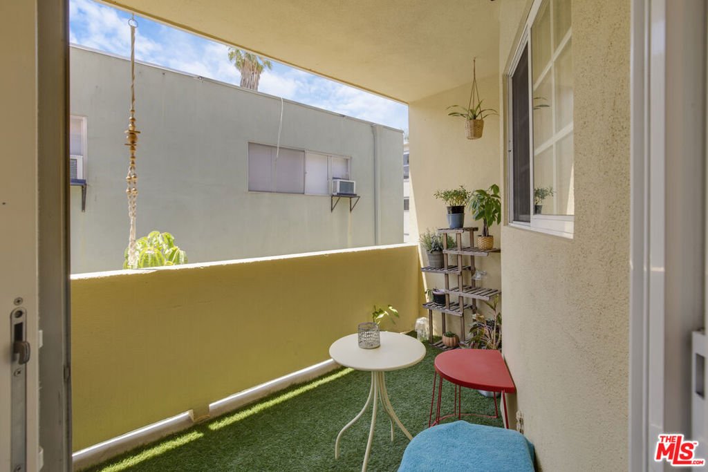 Los Angeles, California, United States 5 - 18459074