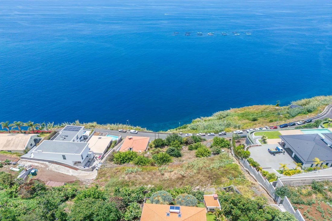 Land in Estreito da Calheta, Madeira, Portugal 1 - 18472210