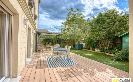 Apartment in Montreuil, Versailles, France 1
