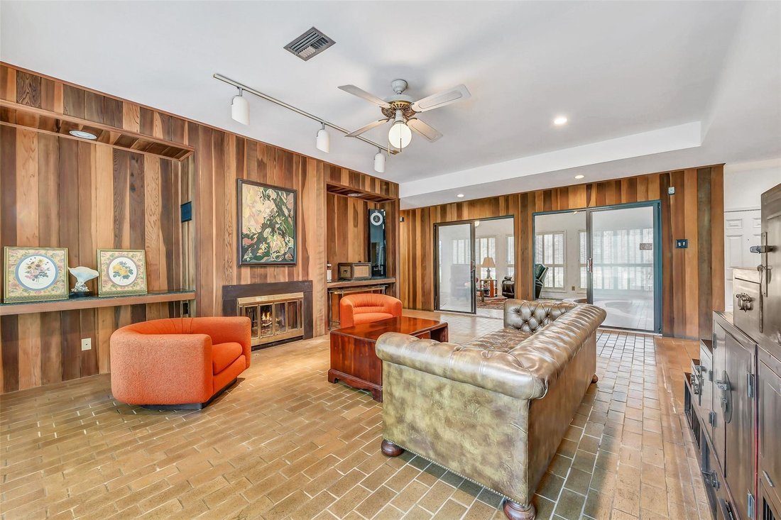 House in Friendswood, Texas, United States 5 - 18459849