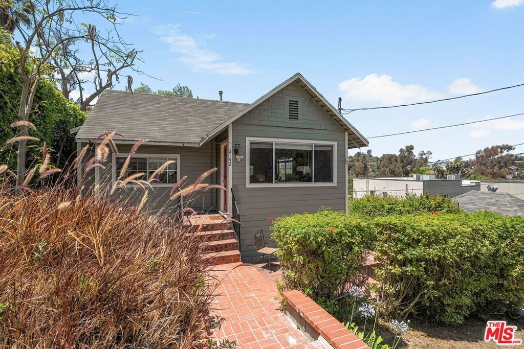 Los Angeles, California, United States 1 - 18459100