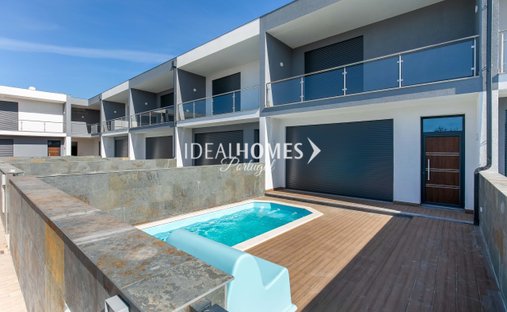 Townhouse in Praia dos Pescadores, Olhos de Agua, Portugal 1
