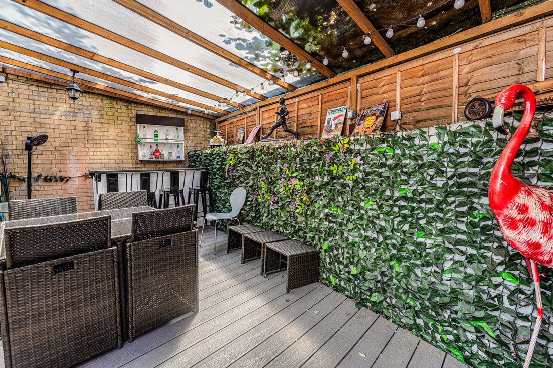 Apartment in Barons Court, Hammersmith and Fulham, England 2 - 17430804