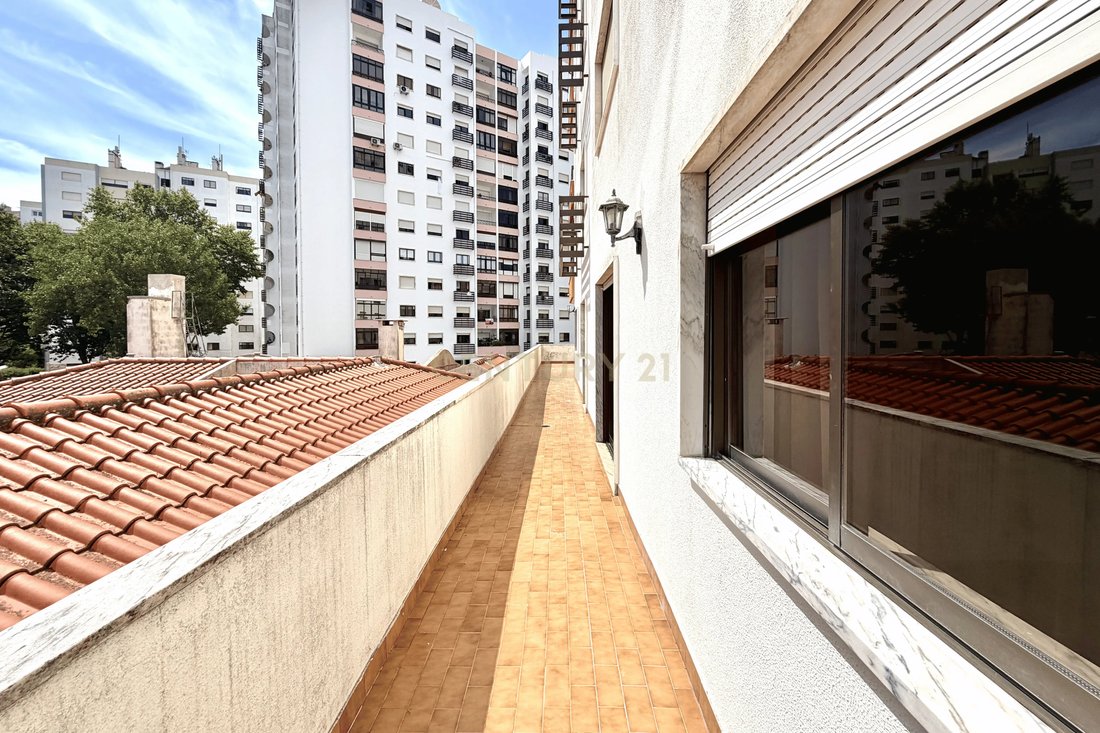 Apartment in Massama e Monte Abraao, Lisbon, Portugal 5 - 18466794