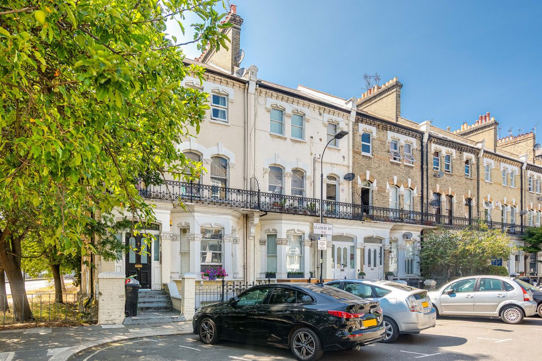 Apartment in Barons Court, Hammersmith and Fulham, England 1 - 17430804