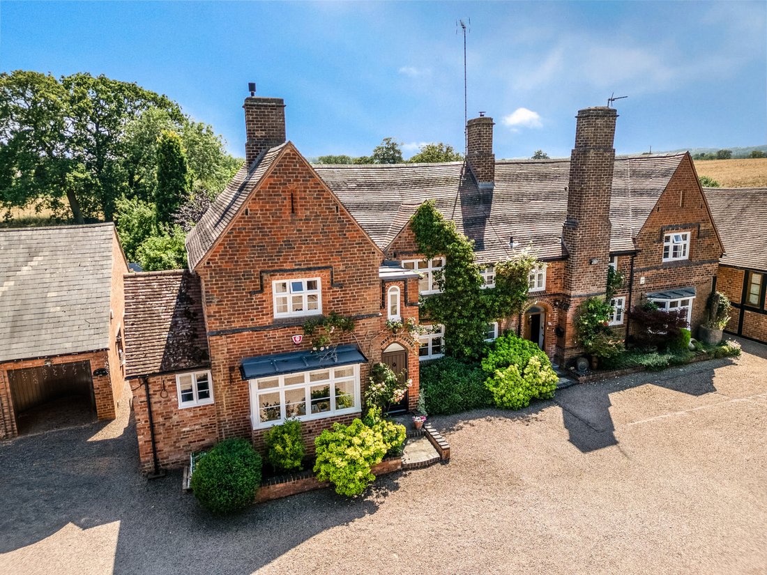 House in Bromsgrove, England 4 - 18466193