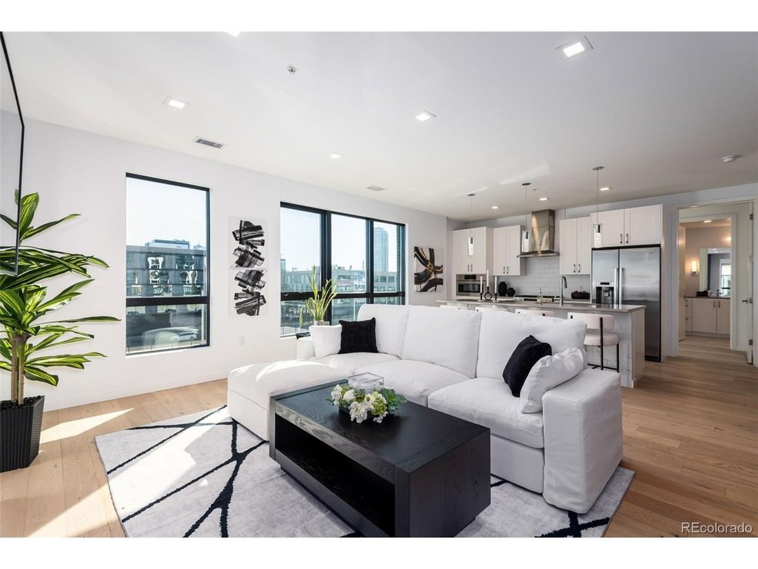 Condo in Denver, Colorado, United States 3 - 18455622